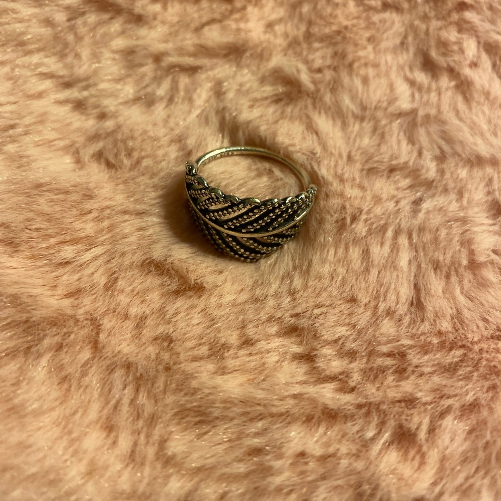 Pandora ring